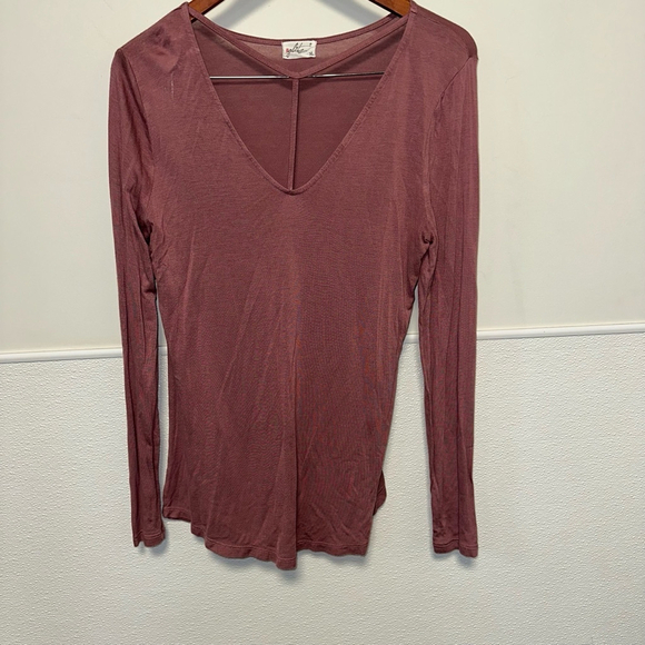 Women's Glitz Long Sleeve Mauve Shirt XL v-neckline with keyhole soft stretchy - Picture 1 of 7